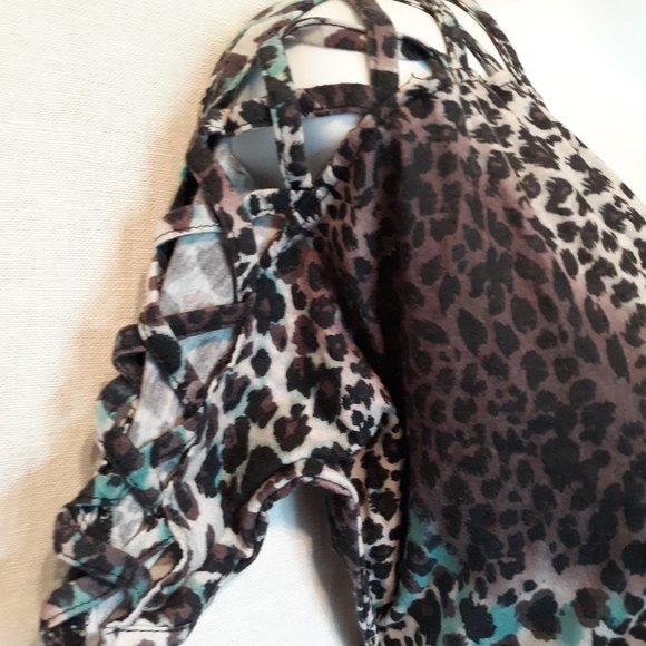 Rue 21 Cheetah Print Laced Shoulder Top - Picture 3 of 4